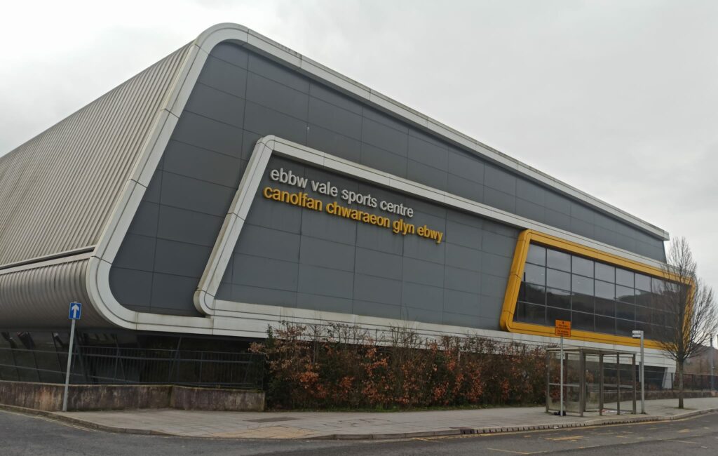 L'immense complexe sportif d'Ebbw Vale, en bordure de la ville.